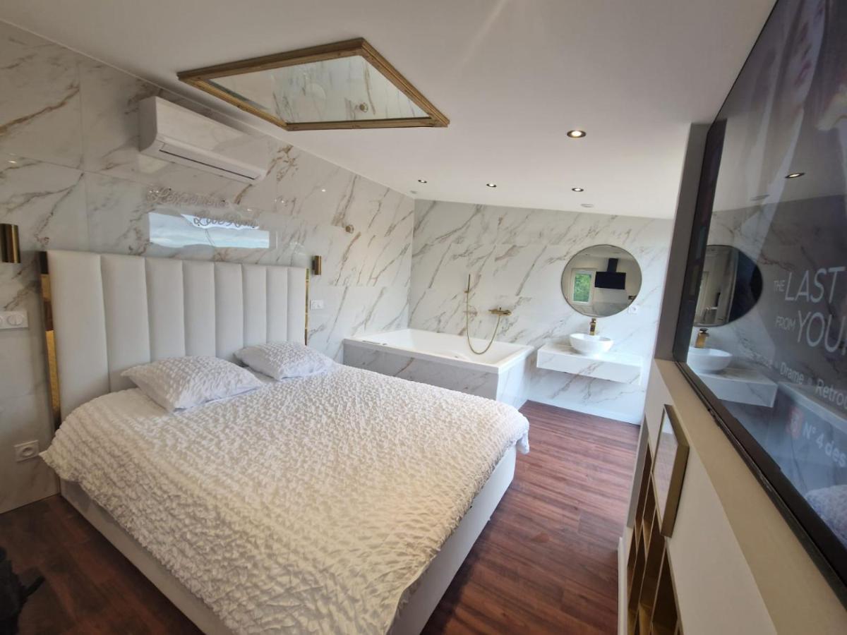 L'Experience Love Room Saint-Jean-Bonnefonds Exterior foto