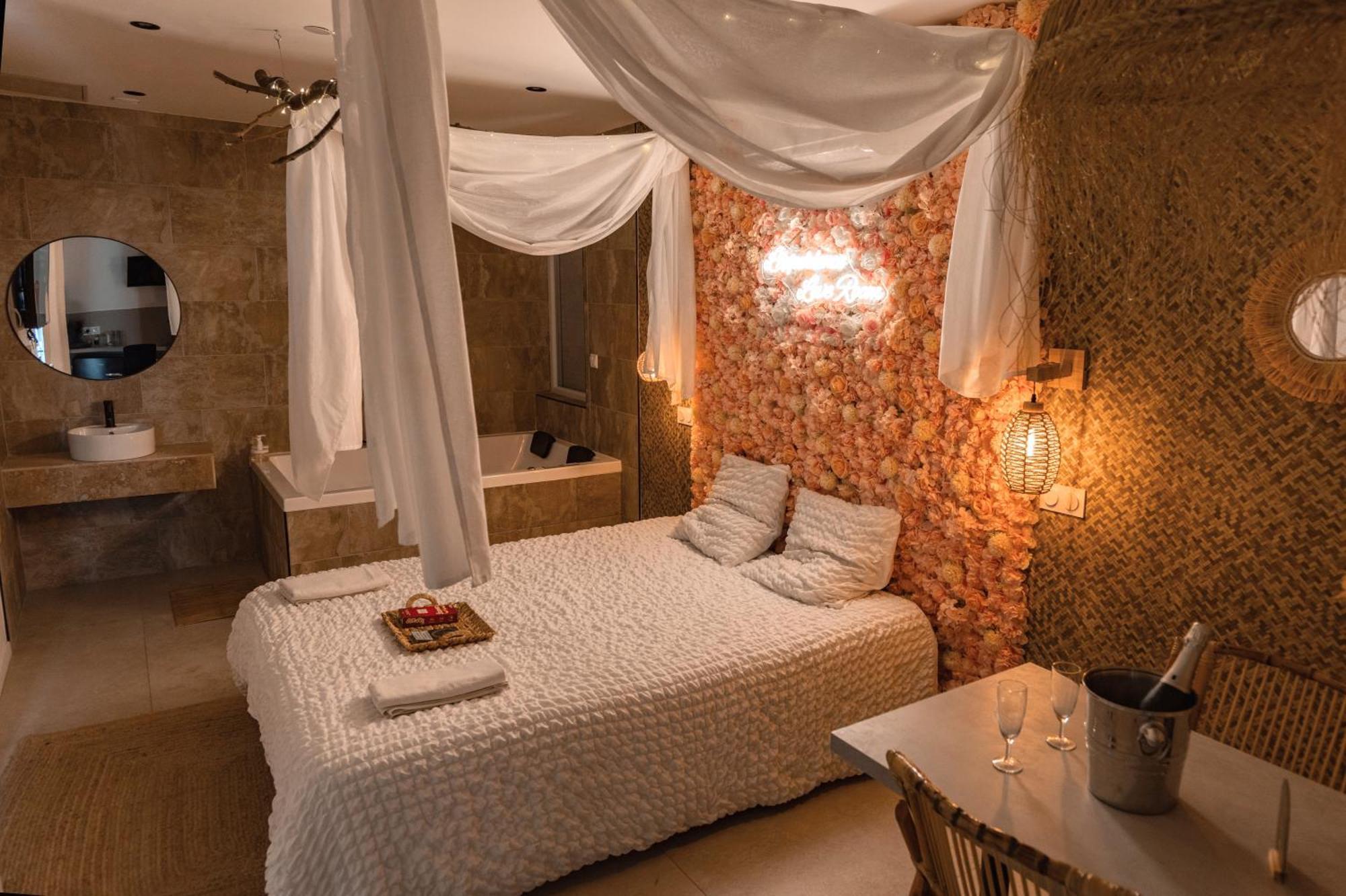 L'Experience Love Room Saint-Jean-Bonnefonds Exterior foto