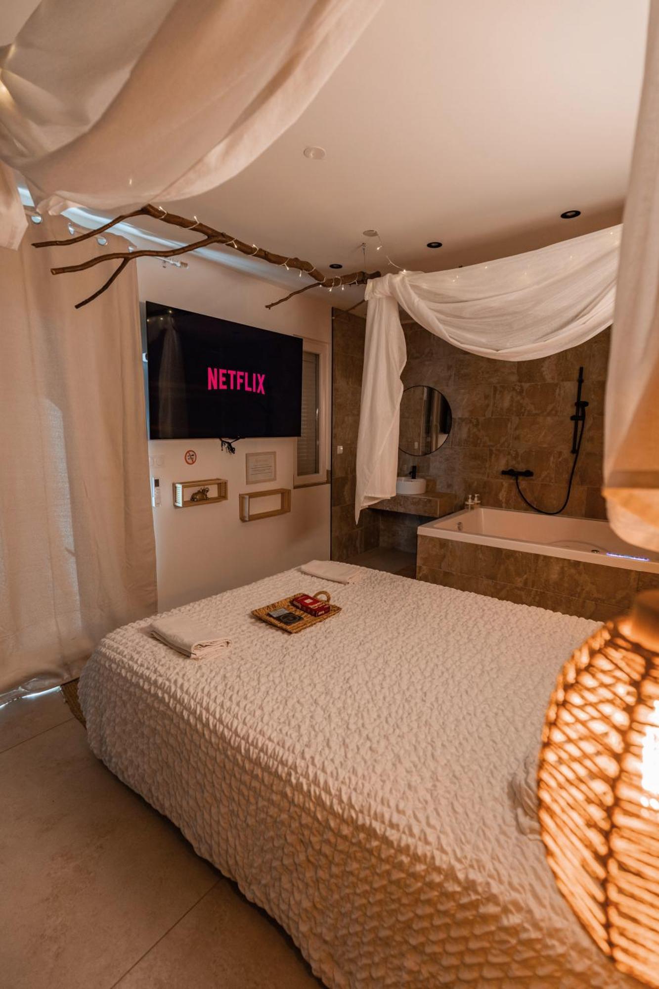L'Experience Love Room Saint-Jean-Bonnefonds Exterior foto