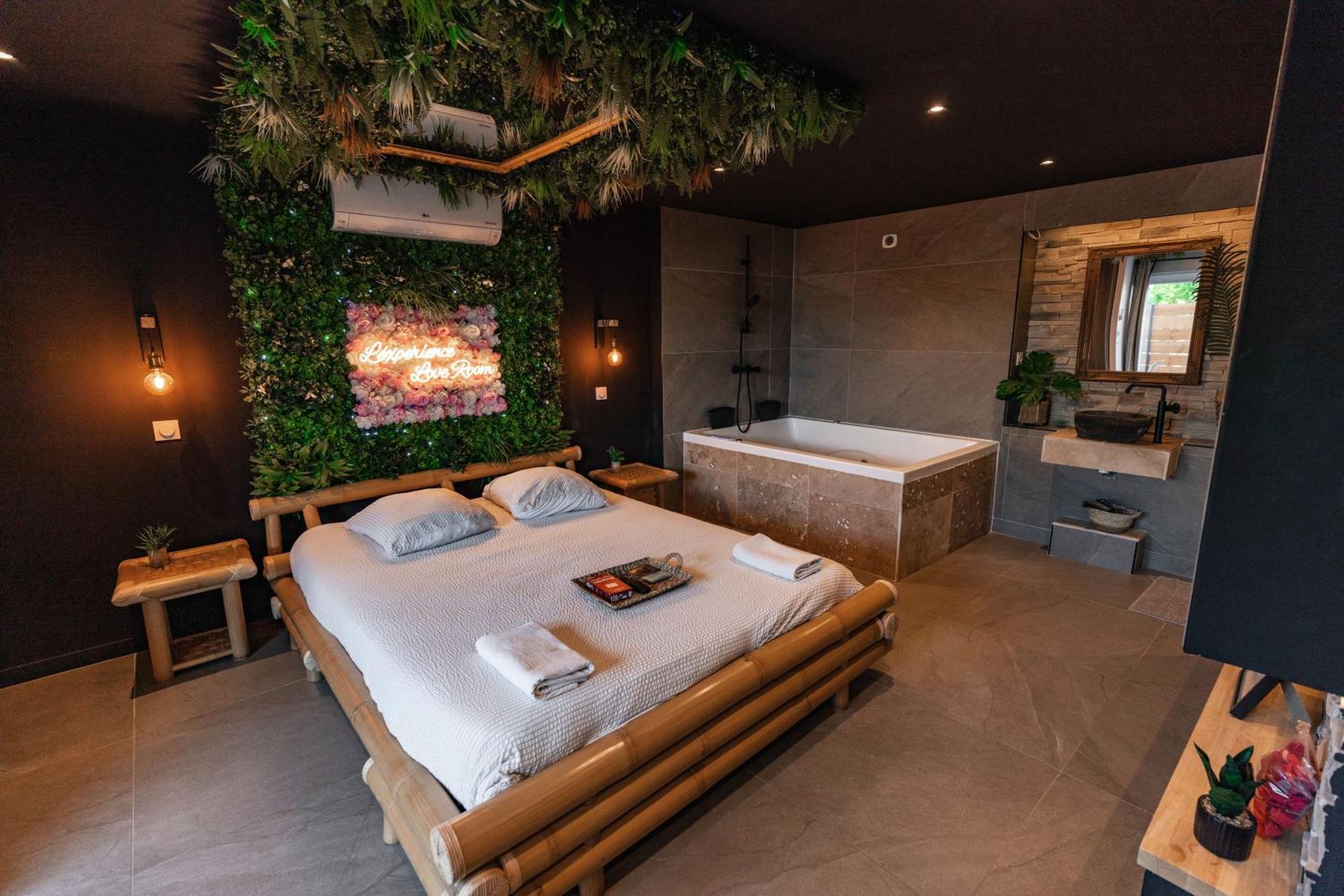 L'Experience Love Room Saint-Jean-Bonnefonds Exterior foto